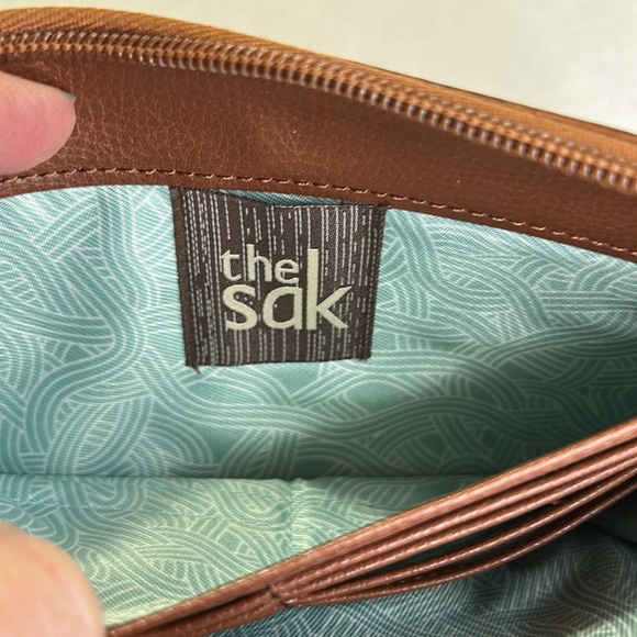 THE SAC BROWN LEATHER WALLET WITH GILD ACCENTS CLUTCH - Picture 8 of 16